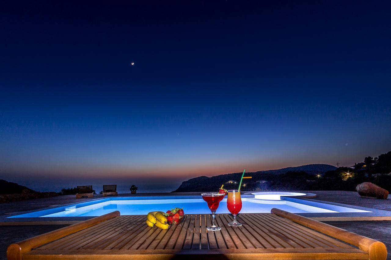 Villa Nina Keri Esterno foto